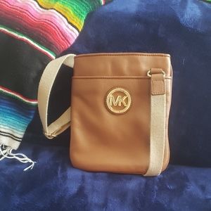 Michael Kors Crossbody Messenger bag